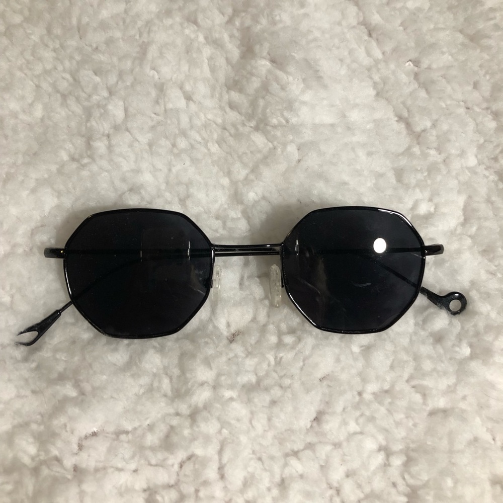 Black sunglasses